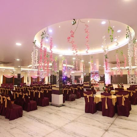 Hotel The Leaf - Gomti Nagar Lakhnau Kültér fotó