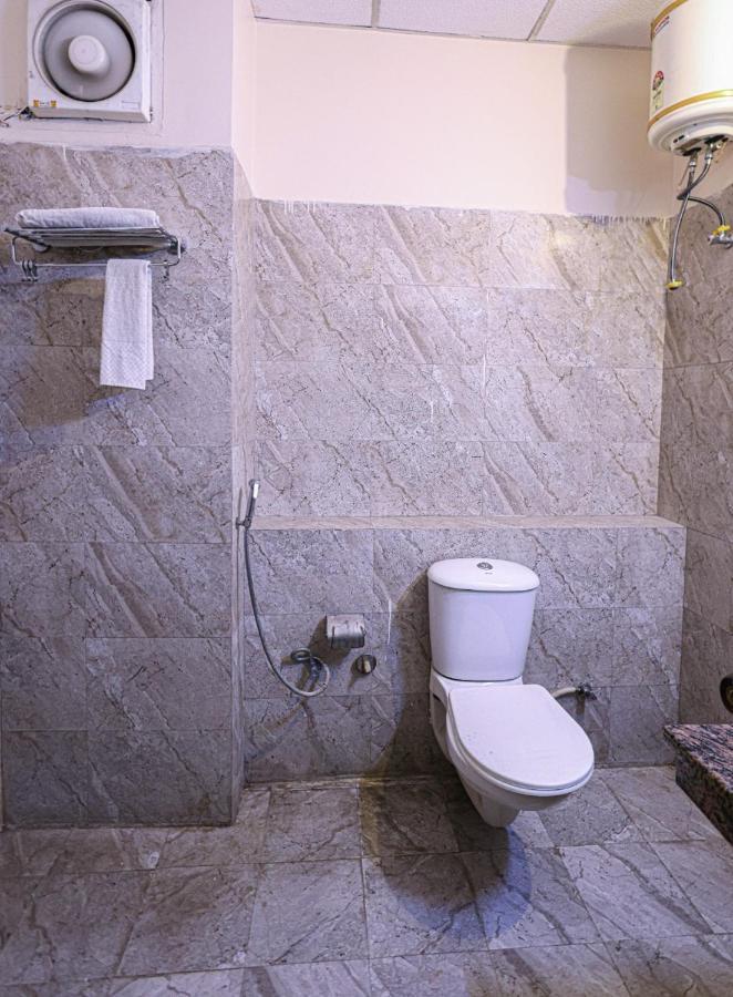 Hotel The Leaf - Gomti Nagar Lakhnau Kültér fotó