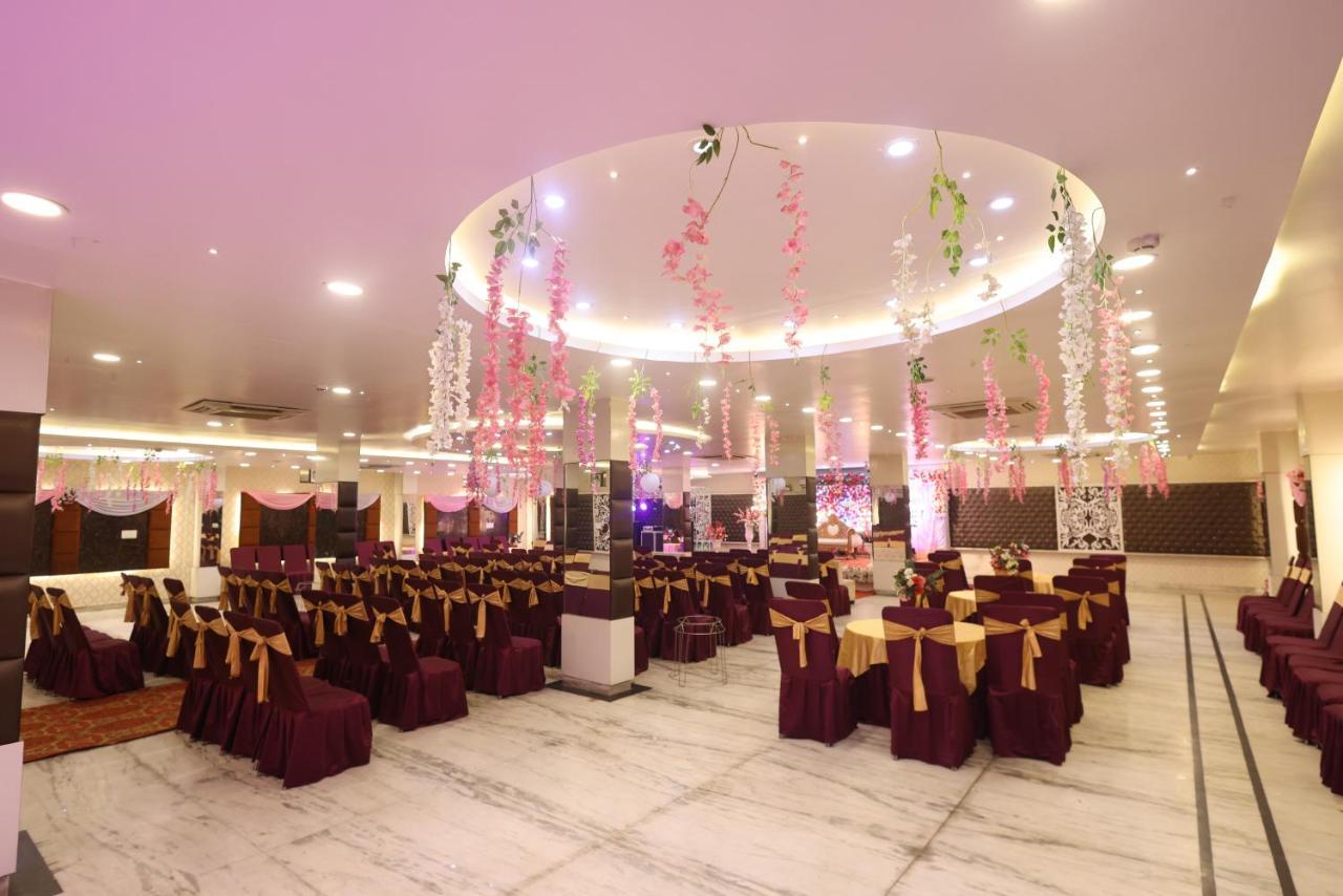 Hotel The Leaf - Gomti Nagar Lakhnau Kültér fotó