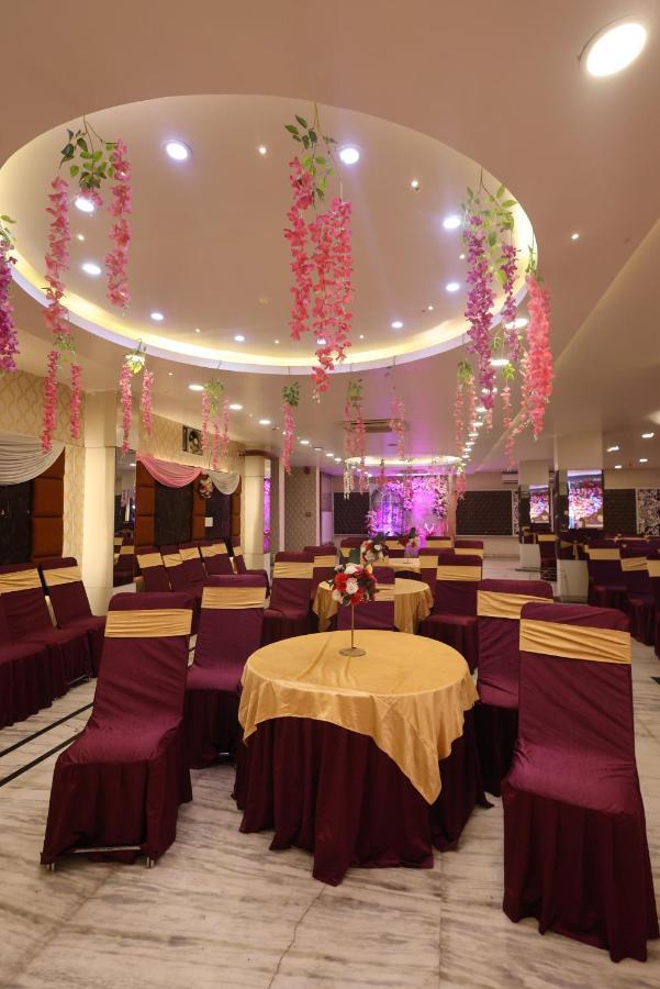 Hotel The Leaf - Gomti Nagar Lakhnau Kültér fotó