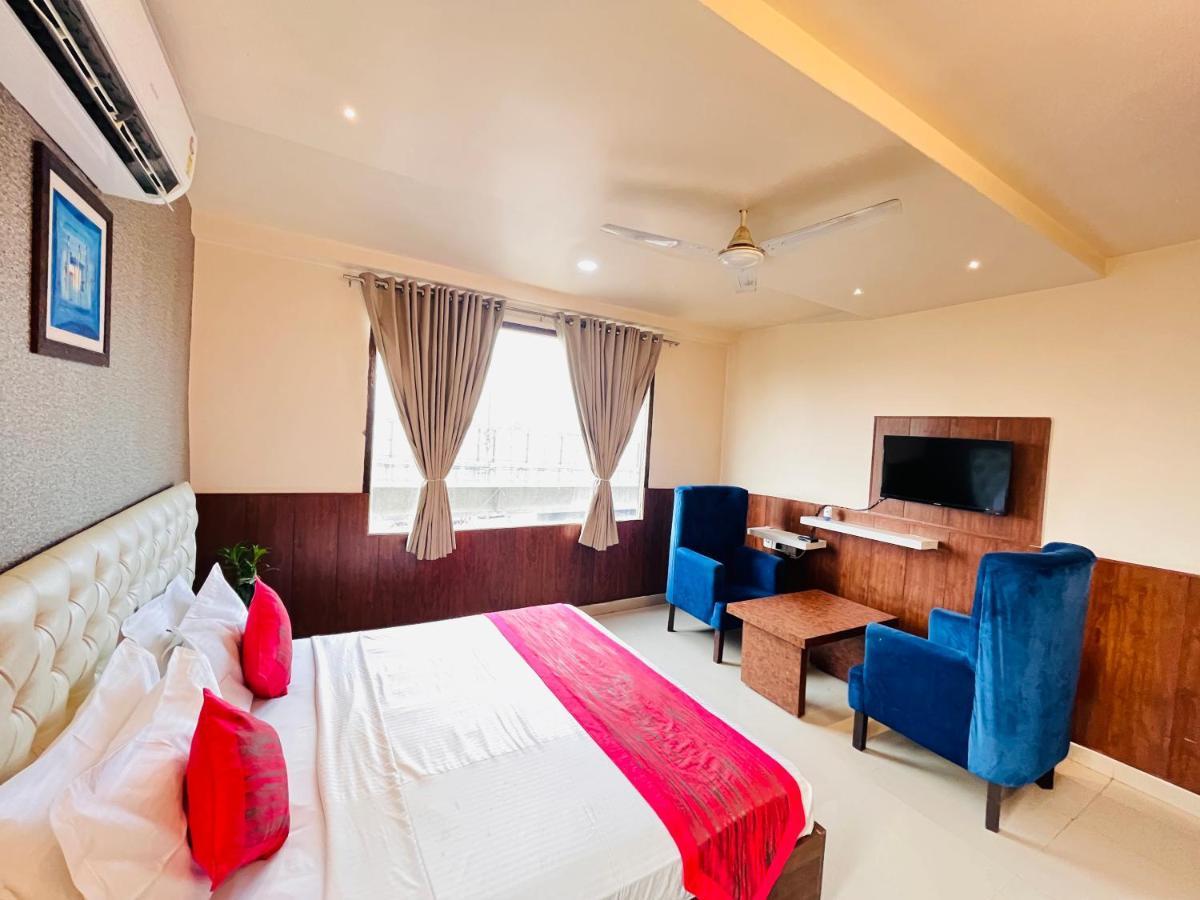 Hotel The Leaf - Gomti Nagar Lakhnau Kültér fotó