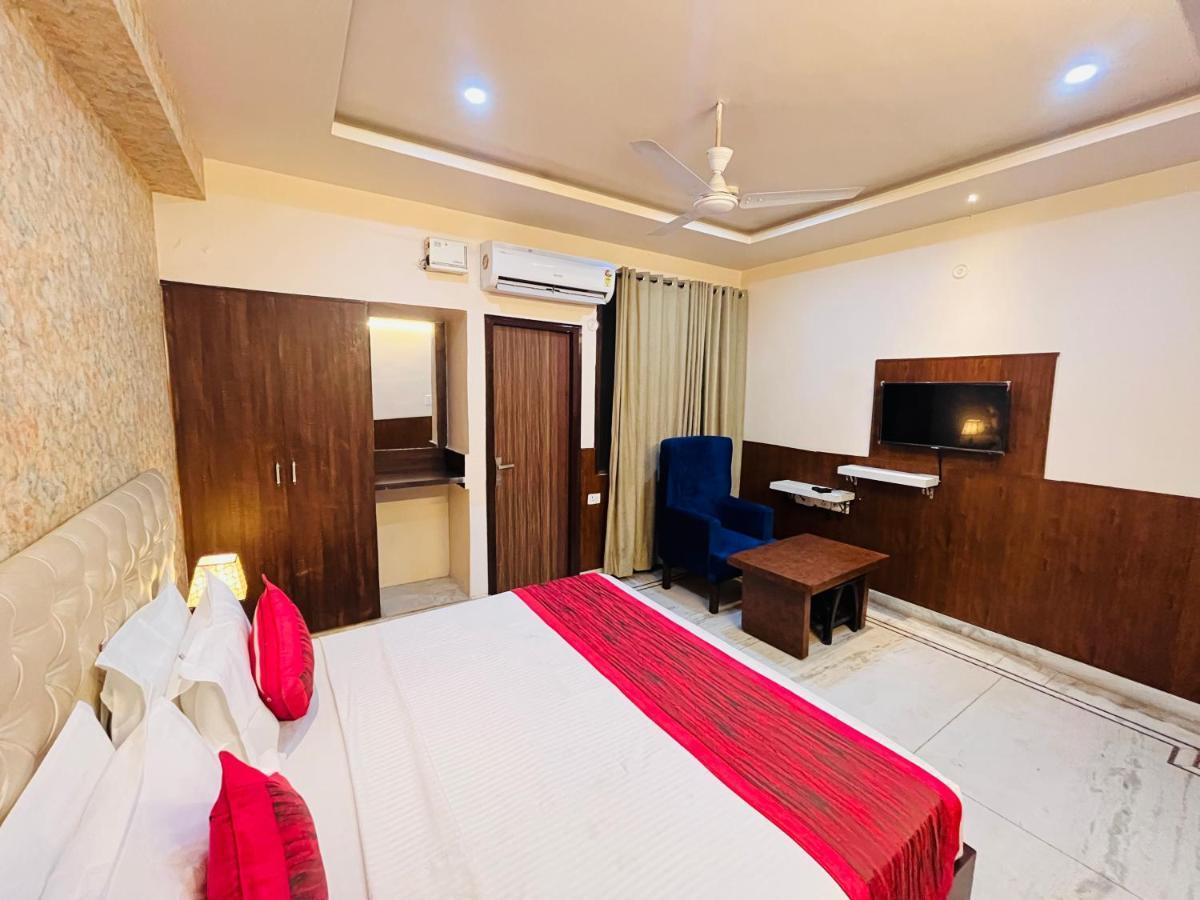 Hotel The Leaf - Gomti Nagar Lakhnau Kültér fotó