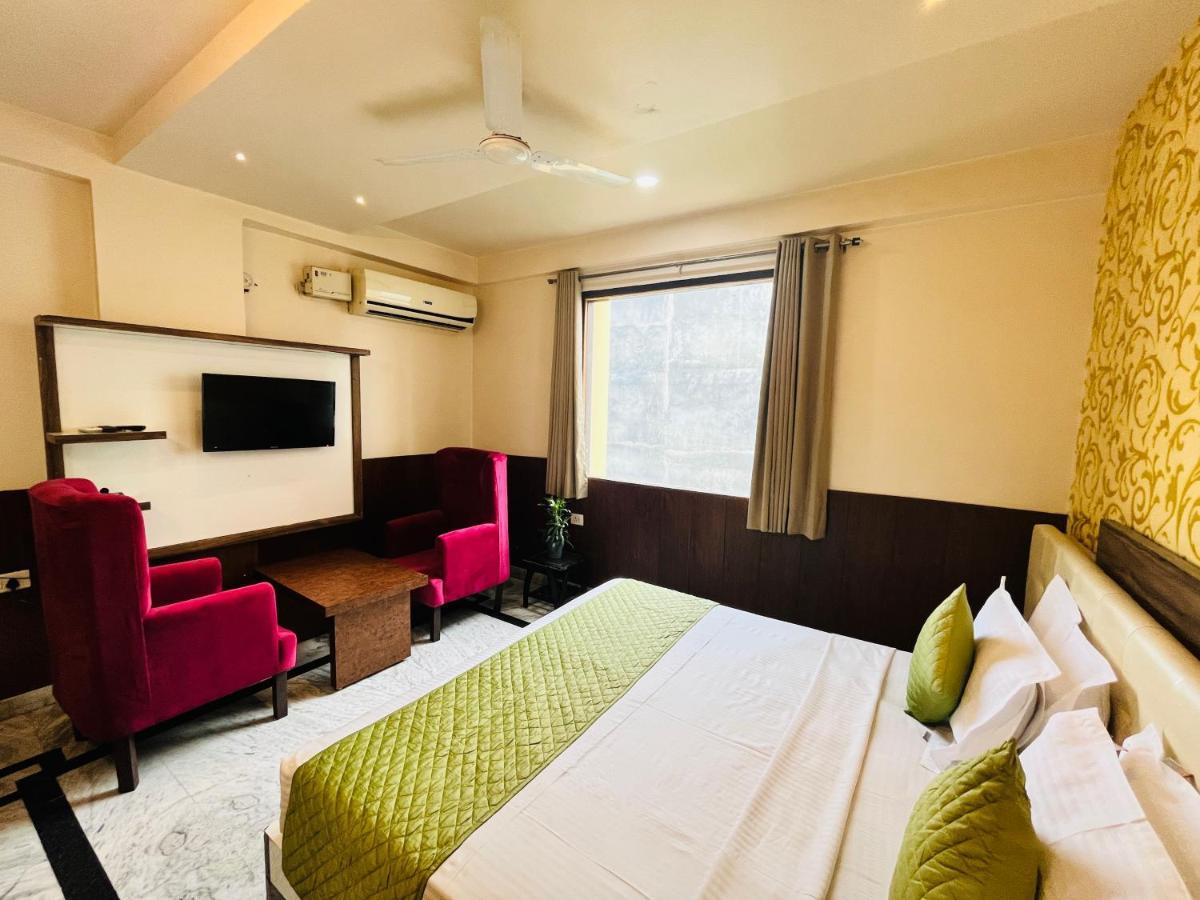 Hotel The Leaf - Gomti Nagar Lakhnau Kültér fotó