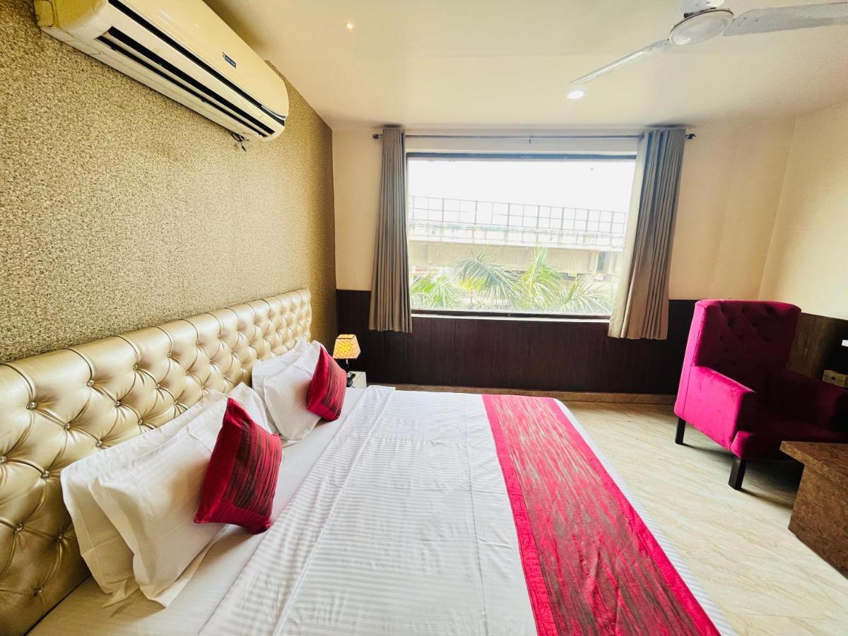 Hotel The Leaf - Gomti Nagar Lakhnau Kültér fotó