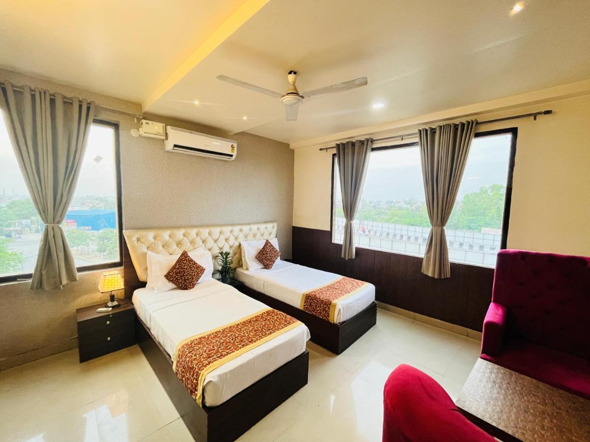 Hotel The Leaf - Gomti Nagar Lakhnau Kültér fotó