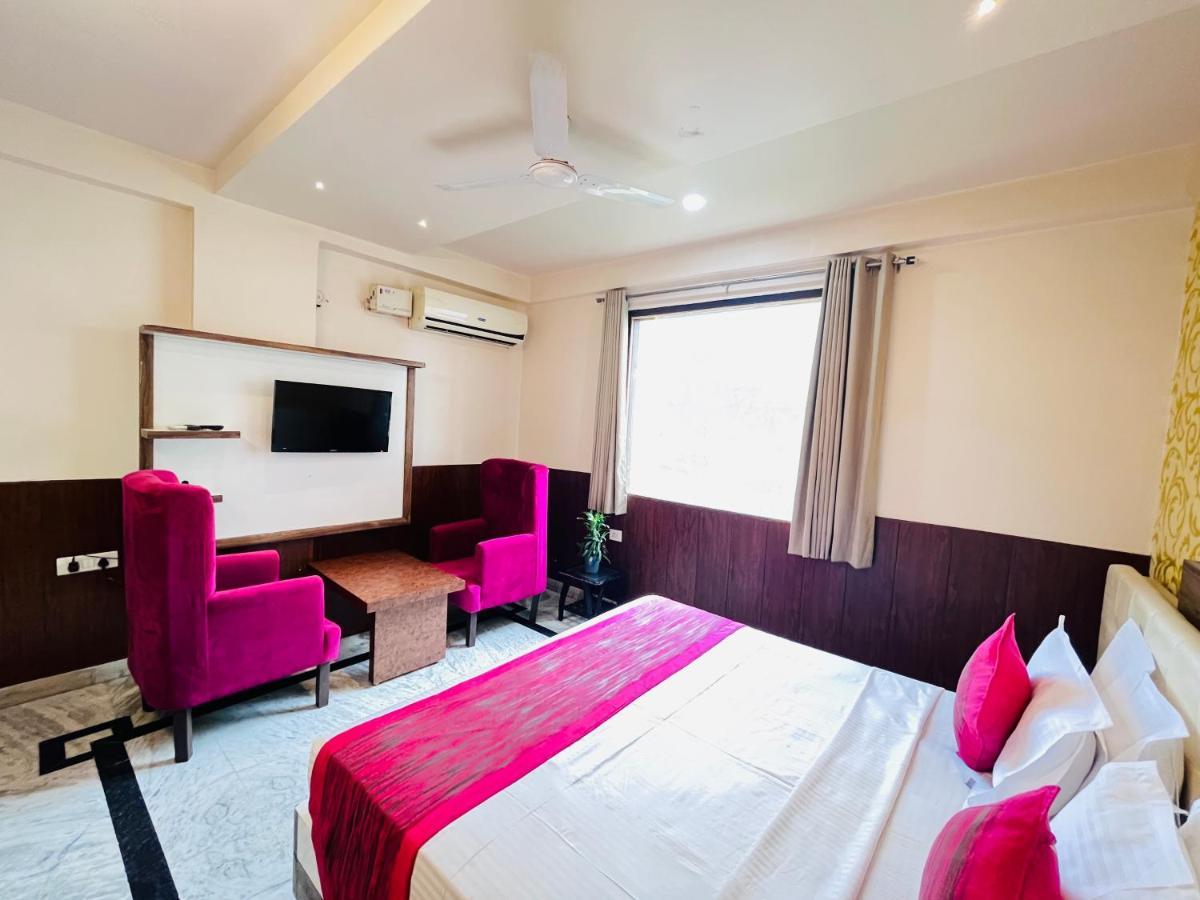 Hotel The Leaf - Gomti Nagar Lakhnau Kültér fotó